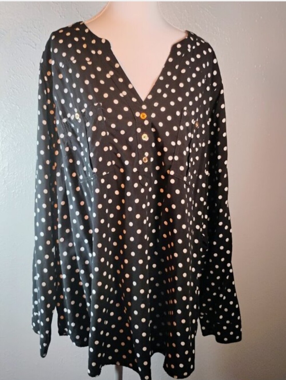 Black Polka Dot Blouse 🖤 NWT